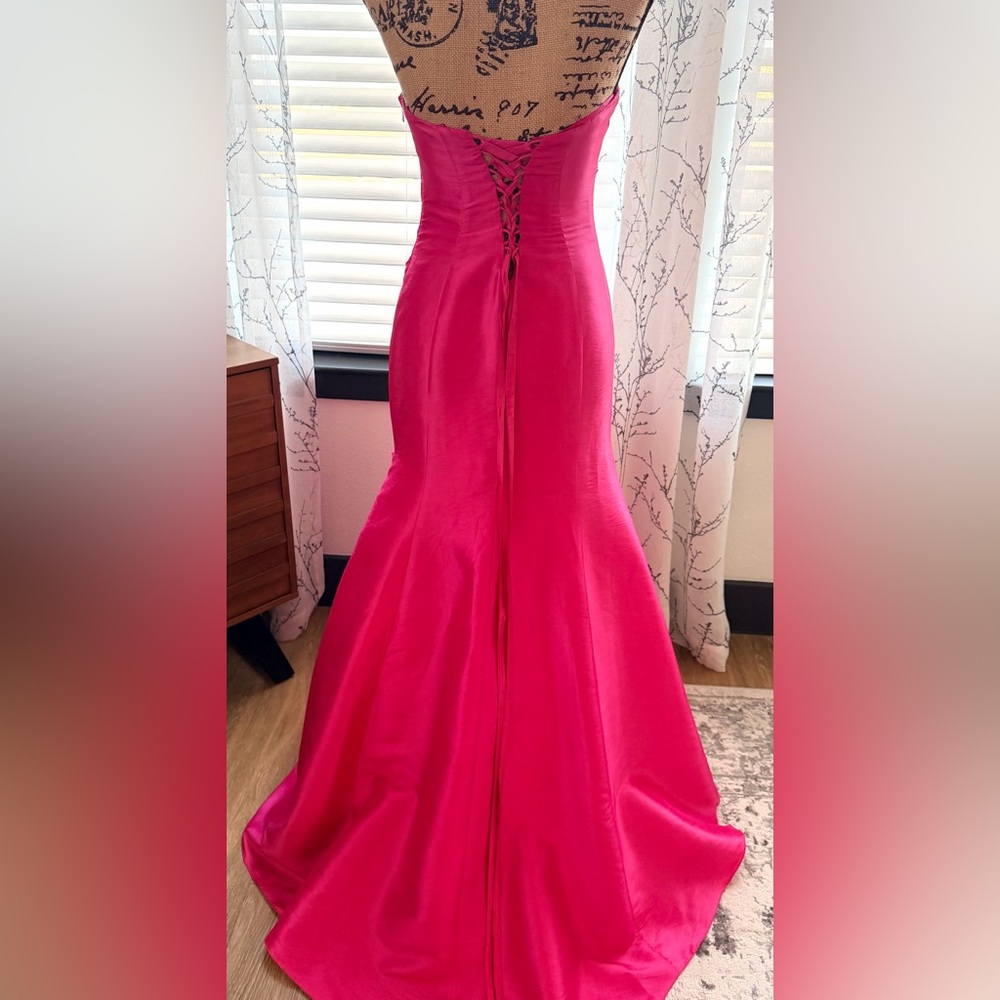 Elegant Pink Strapless Evening Gown - Picture 6 of 6